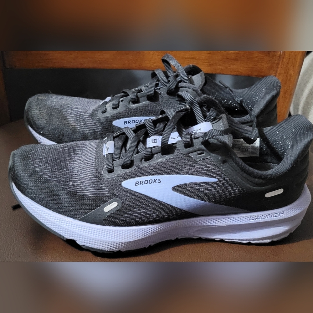 Brooks womens size 7